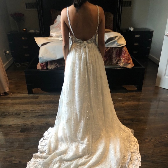 Colombian designer one of a kind Wedding Dress - Picture 6 of 6